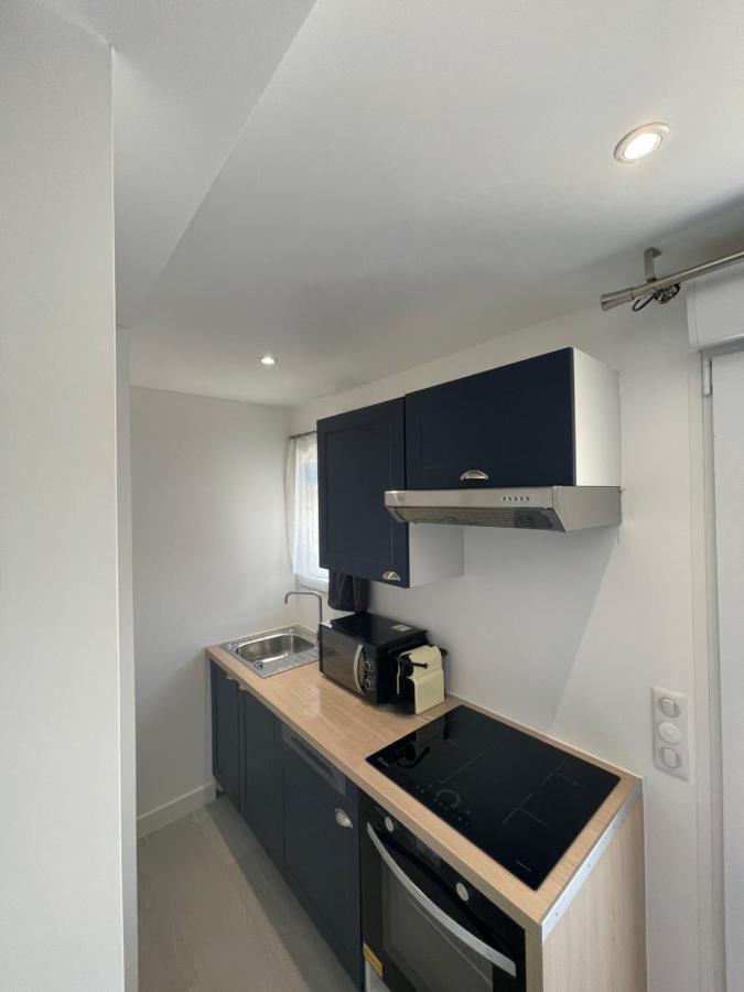 Studio En Bas De Villa Avec Piscine Proche Bord De Mer Cagnes-sur-Mer Exteriör bild